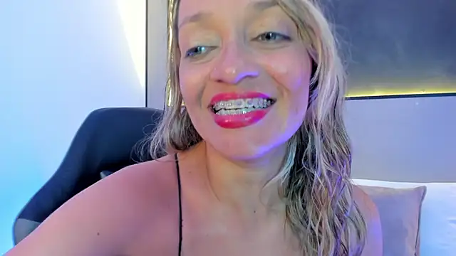 emma collson online show from September 21, 2025, 2:35 am