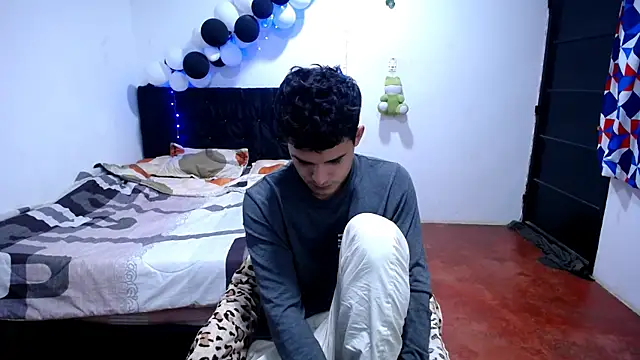 Snapshot of freddy_romas chatting on December 18, 2025, 7:58 am freddy romas online show from December 18, 2025, 7:58 am