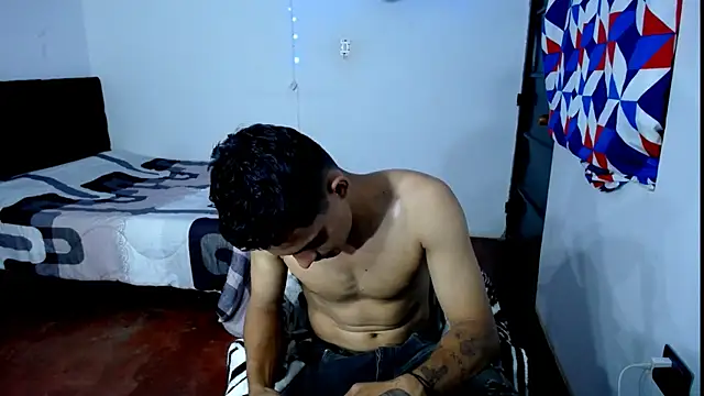 Snapshot of freddy_romas chatting on February 11, 2026, 12:48 am freddy romas online show from February 11, 2026, 12:48 am