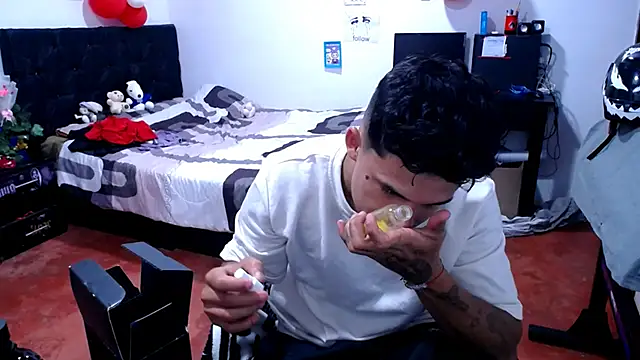 Snapshot of freddy_romas chatting on May 15, 2026, 10:50 pm freddy romas online show from May 15, 2026, 10:50 pm