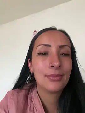 yaralyminjo2 online show from December 26, 2024, 9:04 pm