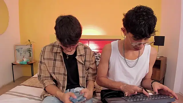 Snapshot of novaybrian chatting on December 11, 2024, 4:28 am novaybrian online show from December 11, 2024, 4:28 am