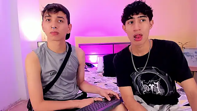 Snapshot of novaybrian chatting on December 17, 2024, 4:23 am novaybrian online show from December 17, 2024, 4:23 am