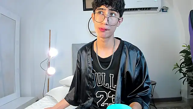 Snapshot of novaybrian chatting on January 26, 2025, 12:43 pm novaybrian online show from January 26, 2025, 12:43 pm