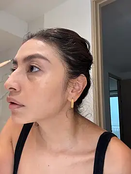 Gia Ferh online show from February 1, 2026, 6:06 pm