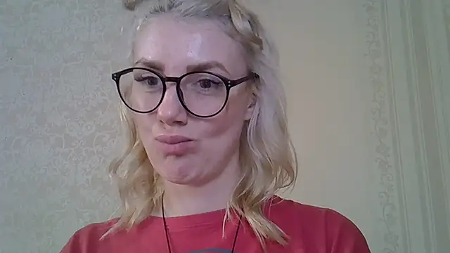 Snapshot of Pabonya91 chatting on February 7, 2025, 1:11 pm Pabonya91 online show from February 7, 2025, 1:11 pm