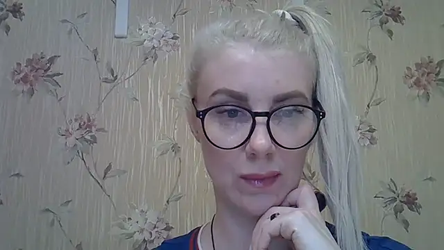 Snapshot of Pabonya91 chatting on February 15, 2025, 8:22 pm Pabonya91 online show from February 15, 2025, 8:22 pm