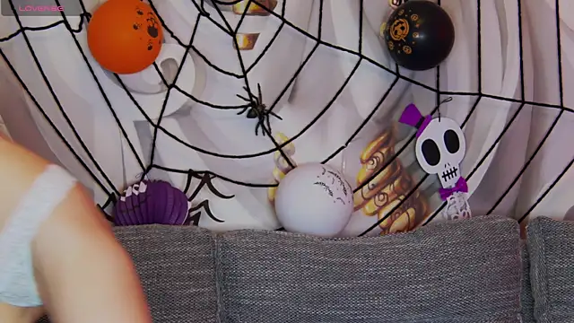 hailey peach online show from October 30, 2025, 5:57 pm