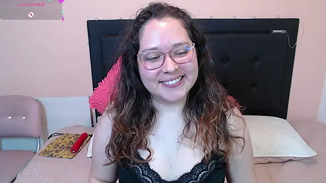 May Carlier online show from February 5, 2025, 5:52 am