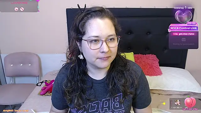 May Carlier online show from February 11, 2025, 4:44 am