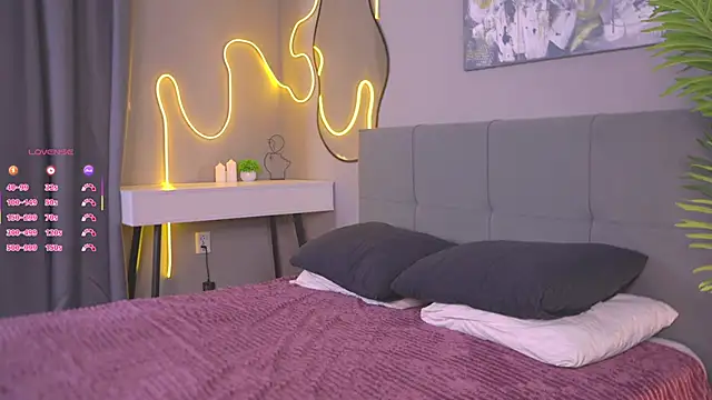 AudreyBrooks  online show from October 28, 2025, 7:34 am