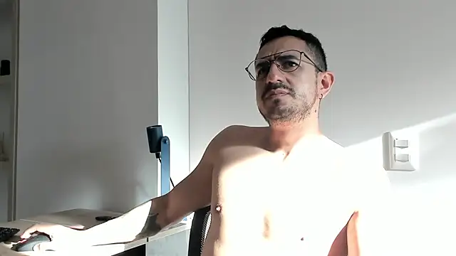 Snapshot of pablo-rincon95 chatting on December 19, 2024, 12:23 pm pablo-rincon95 online show from December 19, 2024, 12:23 pm