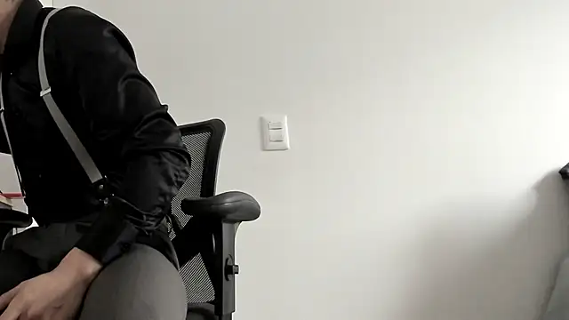 Snapshot of pablo-rincon95 chatting on January 6, 2025, 3:40 pm pablo-rincon95 online show from January 6, 2025, 3:40 pm