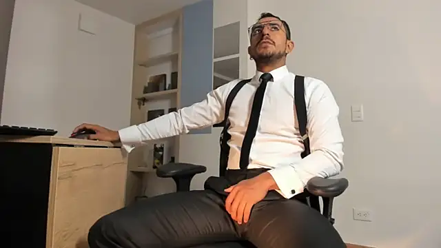 pablo-rincon95 online show from March 10, 2026, 12:21 pm