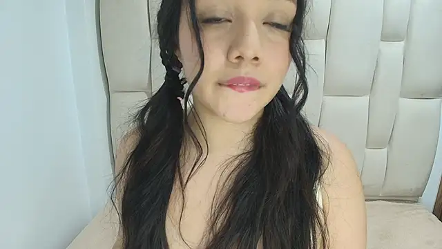 Snapshot of Emily_Trujillo chatting on May 4, 2026, 7:32 pm Emily Trujillo online show from May 4, 2026, 7:32 pm