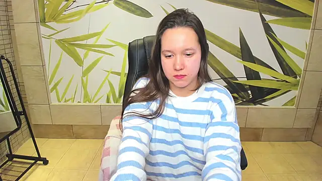 Snapshot of Mira_Karter chatting on December 8, 2024, 7:37 am Mira Karter online show from December 8, 2024, 7:37 am