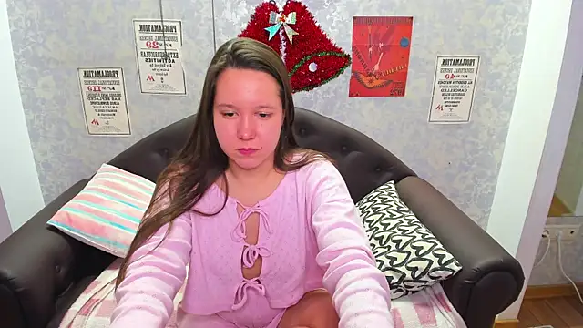 Snapshot of Mira_Karter chatting on December 18, 2024, 4:31 am Mira Karter online show from December 18, 2024, 4:31 am