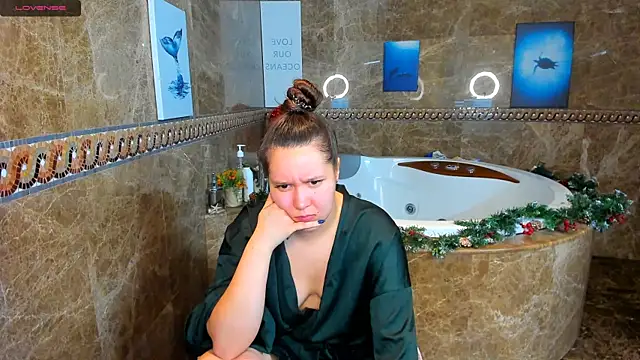 Snapshot of Mira_Karter chatting on January 12, 2025, 4:52 am Mira Karter online show from January 12, 2025, 4:52 am