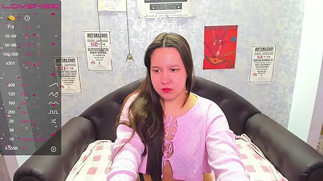 Snapshot of Mira_Karter chatting on March 1, 2025, 5:31 am Mira Karter online show from March 1, 2025, 5:31 am