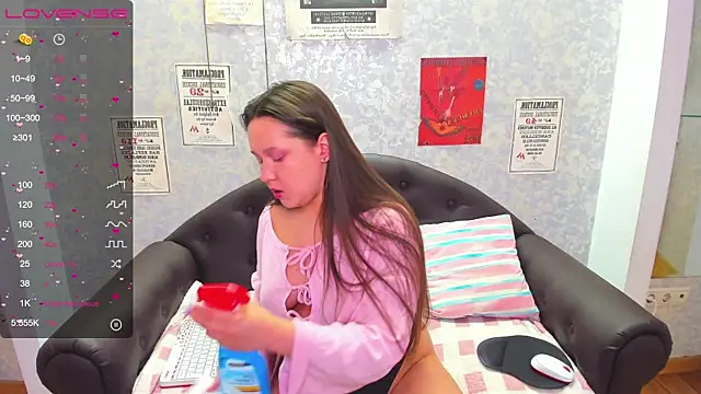 Snapshot of Mira_Karter chatting on March 1, 2025, 8:34 am Mira Karter online show from March 1, 2025, 8:34 am