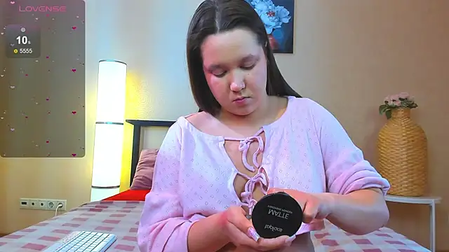 Snapshot of Mira_Karter chatting on March 12, 2025, 5:57 am Mira Karter online show from March 12, 2025, 5:57 am