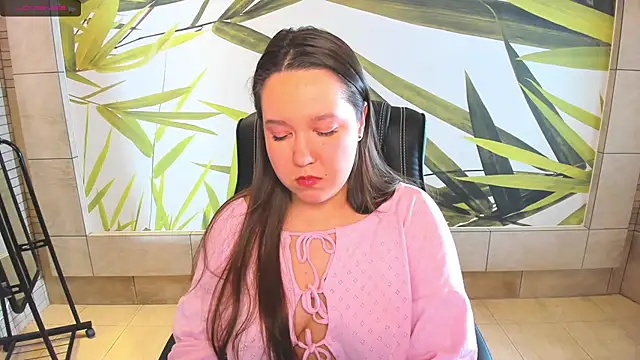 Snapshot of Mira_Karter chatting on March 15, 2025, 5:52 am Mira Karter online show from March 15, 2025, 5:52 am