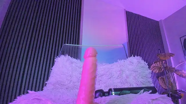 Snapshot of blondie_muller chatting on March 18, 2025, 1:32 am blondie muller online show from March 18, 2025, 1:32 am