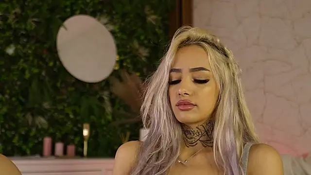 Snapshot of blondie_muller chatting on September 12, 2025, 7:36 pm blondie muller online show from September 12, 2025, 7:36 pm