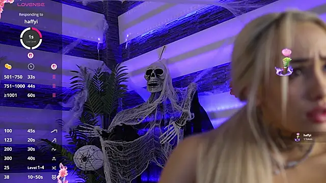 Snapshot of blondie_muller chatting on October 27, 2025, 9:30 pm blondie muller online show from October 27, 2025, 9:30 pm