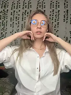 Kitty Katrine online show from February 21, 2025, 1:55 pm