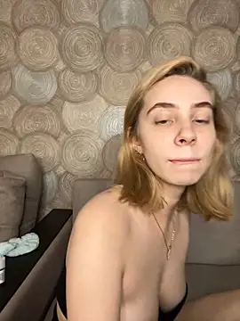 Kitty Katrine online show from October 25, 2025, 1:29 pm