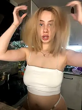 Kitty Katrine online show from December 4, 2025, 2:26 pm