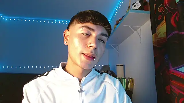 Snapshot of Im_juanda chatting on December 7, 2024, 12:08 am Im juanda online show from December 7, 2024, 12:08 am