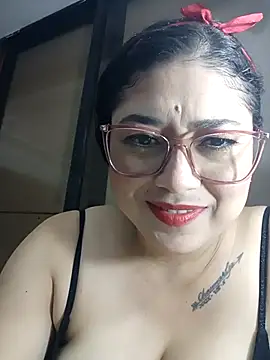 meikochoe online show from October 15, 2025, 3:34 pm