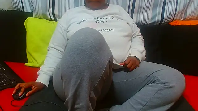 Snapshot of AfricanBigAssxx98 chatting on June 3, 2026, 9:45 am AfricanBigAssxx98 online show from June 3, 2026, 9:45 am