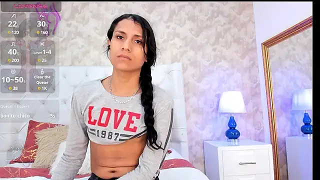 Snapshot of Eliza_Thaylor__ chatting on December 17, 2024, 11:28 am Eliza Thaylor online show from December 17, 2024, 11:28 am