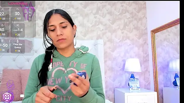 Snapshot of Eliza_Thaylor__ chatting on January 5, 2025, 2:52 pm Eliza Thaylor online show from January 5, 2025, 2:52 pm