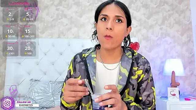 Snapshot of Eliza_Thaylor__ chatting on March 21, 2025, 6:18 pm Eliza Thaylor online show from March 21, 2025, 6:18 pm