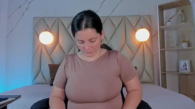 angelswets online show from November 23, 2025, 1:44 pm