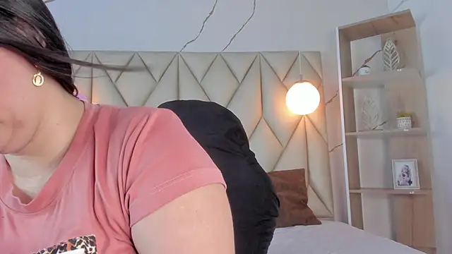 angelswets online show from November 28, 2025, 1:58 pm