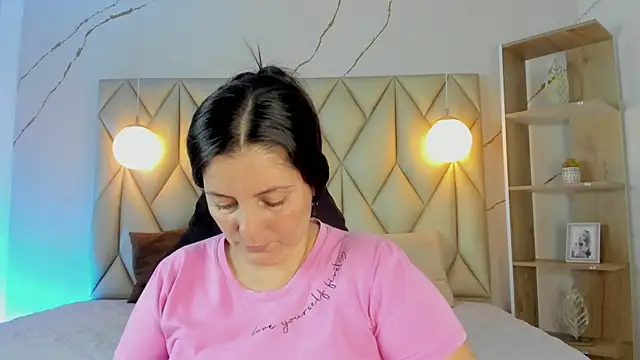 Snapshot of angelswets chatting on January 7, 2026, 2:41 pm angelswets online show from January 7, 2026, 2:41 pm