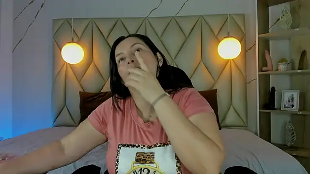 Snapshot of angelswets chatting on January 14, 2026, 2:12 pm angelswets online show from January 14, 2026, 2:12 pm