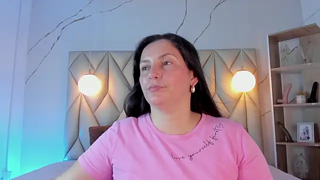 Snapshot of angelswets chatting on February 5, 2026, 4:11 pm angelswets online show from February 5, 2026, 4:11 pm