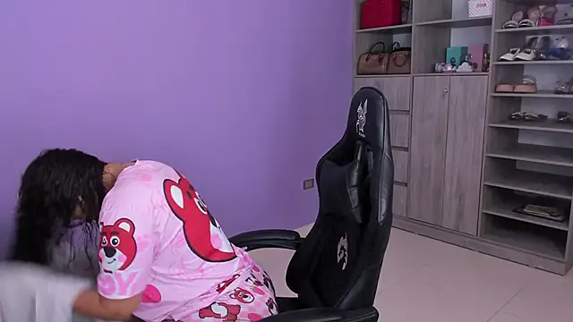 Snapshot of boomsar01 chatting on November 7, 2025, 2:55 am boomsar01 online show from November 7, 2025, 2:55 am