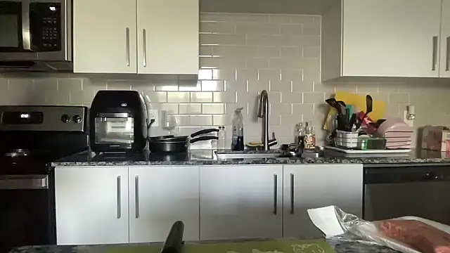 AveryJ99 online show from March 22, 2025, 9:31 pm