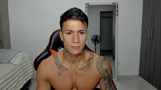 Snapshot of pettergrey1 chatting on February 13, 2026, 12:12 pm pettergrey1 online show from February 13, 2026, 12:12 pm