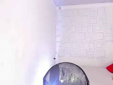 Snapshot of mila_cinnamon chatting on December 4, 2024, 12:47 pm mila cinnamon online show from December 4, 2024, 12:47 pm