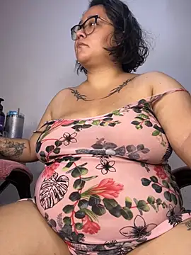 CinnamonCookiez online show from October 14, 2025, 4:02 am