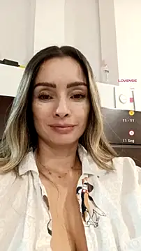 Snapshot of Loly_Horny chatting on June 30, 2026, 1:39 am Loly Horny online show from June 30, 2026, 1:39 am