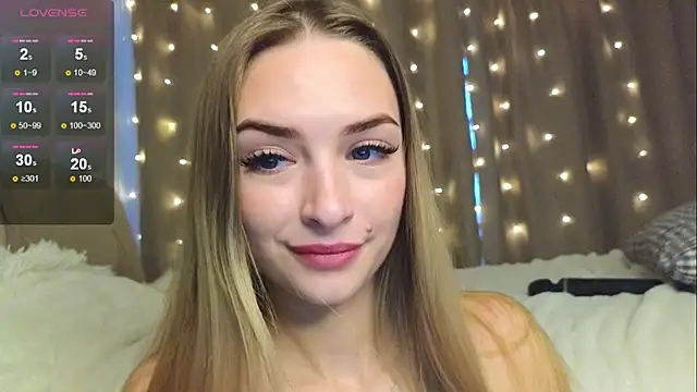 Soft Eva online show from December 19, 2024, 10:02 am